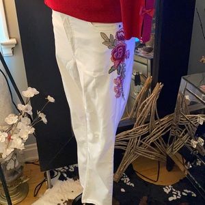 🌞🌞Floral appliqué white pant